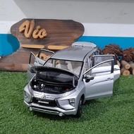 Diecast Miniatur Mitsubishi Xpander Ultimate silver skala 1:18