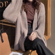 Alisa.sonya ปุ่มแขนยาวของผู้หญิงลงคอวีเสื้อสเวตเตอร์ถักแขนพอง