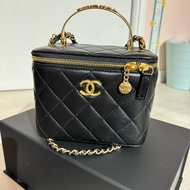 全新 Chanel 2024年款 黑色正方形盒子(水鑽 鑲金金屬) vanity case