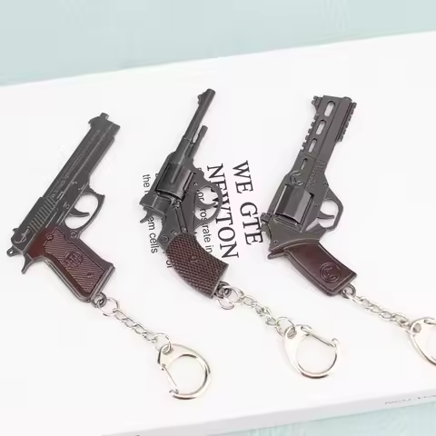 New Game Gun Model Keychains Revolver Model Metal Backpack Pendents P92 R45 R1895 Keychain Wholesale