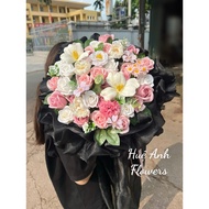 Y99 FLOWER BOUQUET GIFT FOR LOVE AND INTERACTIVE (SHOP COMES WITH LIGHTS AND CARDS) of the owner