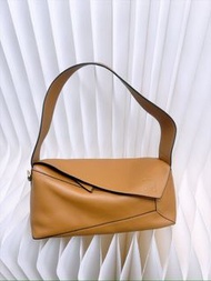 (尖沙咀門市💖) Loewe puzzle hobo brown 啡色肩背包/腋下包