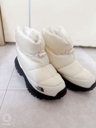 The North Face 白色雪靴