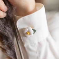 鈕扣飾 / 白色山茶花 / 胸針