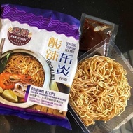 Pak Chan Tomyum Yee Mee  and Products 老陈酸辣东炎伊面