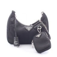 【สินค้ามือสอง】 ปราด้า PRADA กระเป๋าสะพายไหล่ Re-Edition 2005 2WAY สีดำ ไนลอน หนังซาฟเฟียโน่ โลโก้สาม