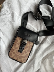 กระเป๋าถือ Racer ไหล่ข้างหนึ่งเอียงกระเป๋าโทรศัพท์กระเป๋าสี่เหลี่ยมขนาดเล็กน้ำหนักเบาแฟชั่นผู้ชาย CT