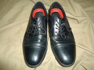 ROCKPORT 黑色真皮綁帶小圓頭膠底皮鞋,US8/UK7.5,鞋底長26.7cm,使用痕跡如圖,降價大出清