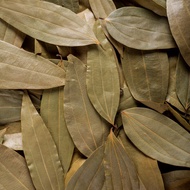 dried cinnamon leaf daun kayu manis  (Cinnamomum verum) 肉桂 sweet wood leaves