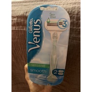 Gilette Venus shaver