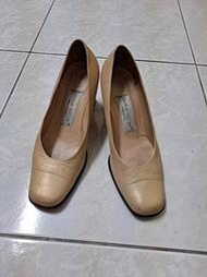 二手女鞋/  ANGELA   GUCCINI  義大利製膚色中跟高級仕女皮鞋  鞋號36又1/2  鞋跟6.5公分