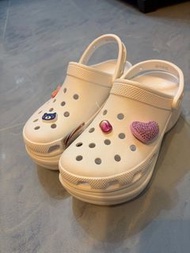 Crocs 白色厚底涼鞋