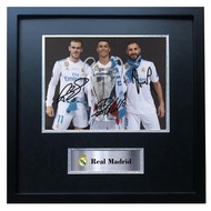 กรอบรูปภาพเสื้อสตั๊ดเรอัลมาดริด BBC ของ Cristiano Ronaldo วิลเลียม เบนซ์โมรา ที่ตกแต่งด้วยลายเซ็นของ