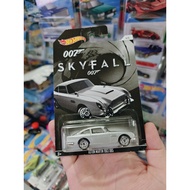 Hot Wheels Aston Martin 1963 DB5 Model Car (SkyFall 007)