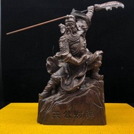 Tượng Guan Gong chạm khắc từ gỗ trầm hương Việt Nam trang trí nhà cửa với kiếm ngang tượng thần tài