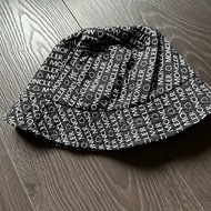 Moncler 漁夫帽