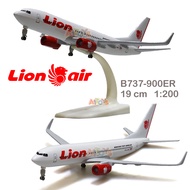 Lion Air Boeing B737-900ER 19 cm 1:200 Diecast Aircraft