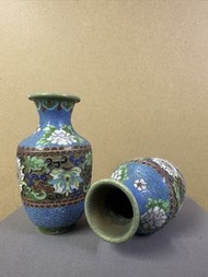 景泰藍掐絲琺瑯纏枝牡丹紋賞小瓶（一對）