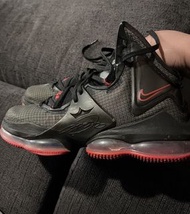 Nike LeBron 19 Bred 大童籃球鞋 (全新）Size :37.5