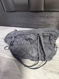 全新  Carlyn 雲袋包