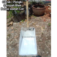 Cikrak Trash Dustpan/ Used Garbage Cikrak/ for Paint, Crackers, etc. Black Garbage Scoop/ Penyapu La