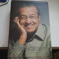 A5/A Doctor in the House/Memoirs of Tun Dr. Mahathir Mohamad/Publisher. MPH/ENG/USED/Collector's Edi