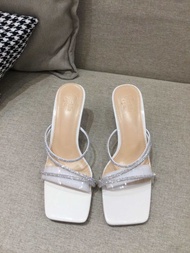 Buckle Me รองเท้าส้นเข้มสายเพชร หรูมาก สวยมาก เหมาะกับเดทที่สุด Star✨🎄 (พร้อมส่ง)