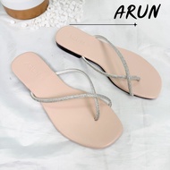 รองเท้าแตะ แบรนด์ ARUN รุ่น T1090 สายคาด เส้นเพชร สวย