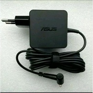 Laptop Charger Adapter Asus 19V 1.75A 4.0X1.35mm ORI X441N X441 X441U X441UV X441UA X441S X441SC X441SA X441MA X441BA X441UA A407A A407UA A407M A407MA A407U A407UF X407U A409 E402 E402N E402M E402S E402SA X540L A416MA A412 A416J