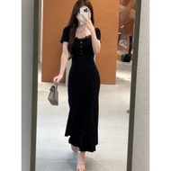 Nick khâu ren nữ cổ áo vuông Đầm tay ngắn đầm bó làm thon gọn dáng ôm mới