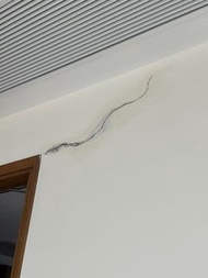 油漆執灰返油乳膠漆