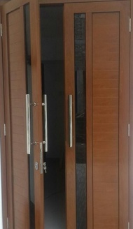 pintu aluminium doble warna serat kayu 2020