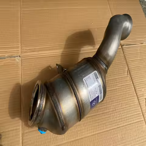 For Mercedes Benz GLC200 GLC250 GLC260 GLC300 E200 E300 C300 C200 C250 C260 C180 2.0T Catalytic conv