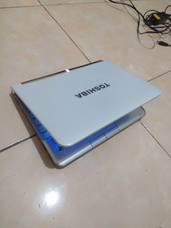 Laptop netbook toshiba second 10 inch murah mulus normal semua siap pakai &amp; zoom baterai awet garansi