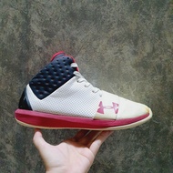 2hand (Size 44) Giày basketball UNDER