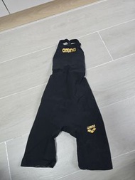 Arena 黑色競賽泳衣 size 140