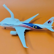 Airplane display model Airbus A350-900XWB Malaysia Airlines Full Box With Wheels + Display Stand
