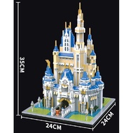 Disney Castle Set 7070 Pieces Model Height 35cm. Lego City