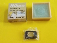 Nikon -5 視力矯正片，原裝  “ eye piece HP ” -5  500度近視矯正鏡片,  合 Nikon “方型觀景窗” Nikon FG, EM,  但不適合 Nikon AF  自