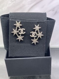 Chanel Earrings with stars. 100% authentic.Chanel 星星耳環