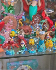 日本絕版美人魚系列扭蛋小擺設。茉莉公主Jasmine擺設吊飾長髮公主匙扣長髮公主王子美人魚扭蛋。模型阿拉丁燈神 qposket。代購Disney日本東京迪士尼限定正版 愛麗絲Alice 睡公主茉莉阿拉