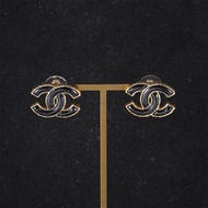 CHANEL(香奈兒)  合金 23K 黑色琺瑯熔岩雙C耳環耳釘