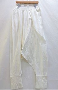 三宅一生白色休閒褲