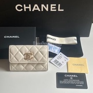 全新🌸 CHANEL 小羊皮蓋頭卡包 零錢包 搭配luogo 內裡帶拉鍊隔層