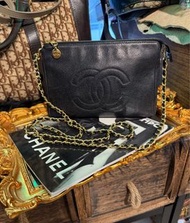 多年正版正貨商標門市現貨  可免息分期 vintage chanel black caviar vanity bag 黑色 荔枝皮 金扣 化妝袋 黑牛 中古 復古 古董袋 男裝 女裝 crossbod