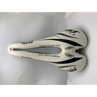 Selle SMP Extra Saddle, White, GEN 2