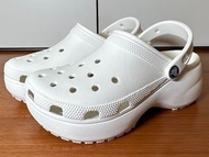 《多尺寸現貨》全新 雲朵 白色 Crocs Classic Platform Clog 卡駱馳 克駱格 洞洞鞋 男 女 中性 厚底 鬆糕 沙灘鞋 涼鞋 拖鞋