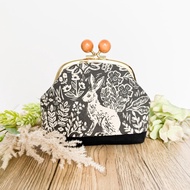 Medium Kiss Clasp Make-up Pouch / Handmade Kiss Lock Pouch | Rabbit