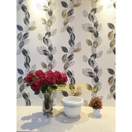 Round Flower Pot with White Plastic Pattern, Diameter 19 cm