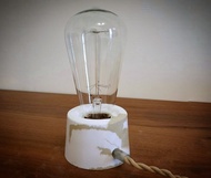 麥芽牛奶水泥鎢絲檯燈